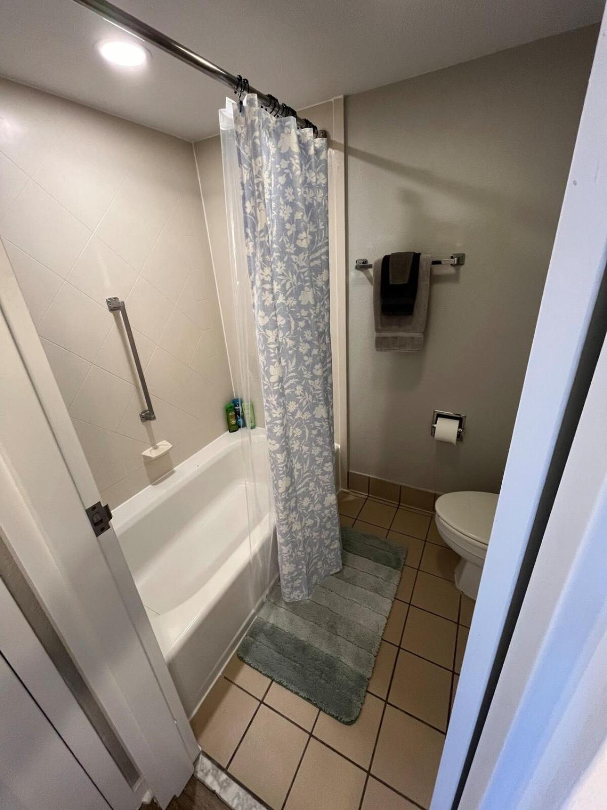 Aksarben 1 Bedroom-Close To I-80 Omaha Bagian luar foto