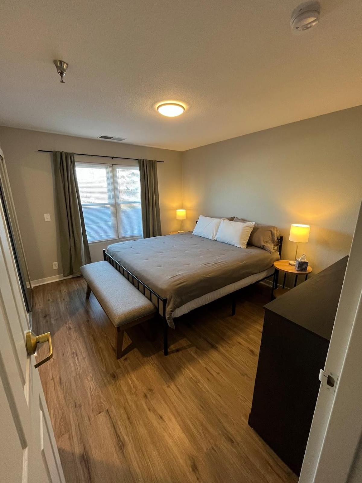Aksarben 1 Bedroom-Close To I-80 Omaha Bagian luar foto